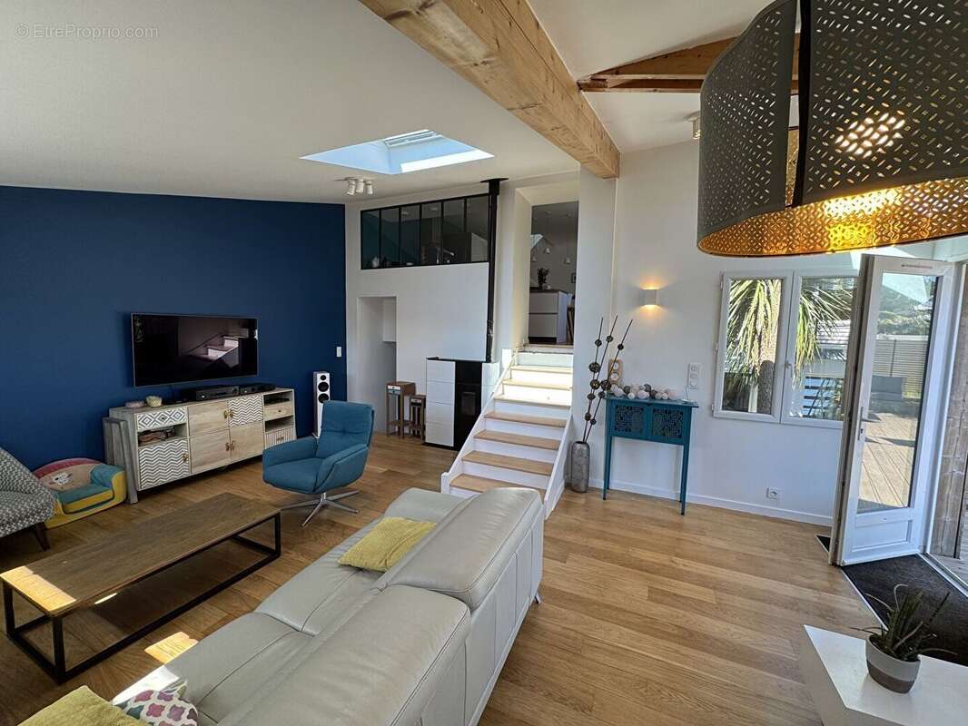 Maison à LE RELECQ-KERHUON