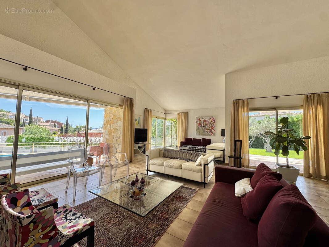 Maison à CARQUEIRANNE