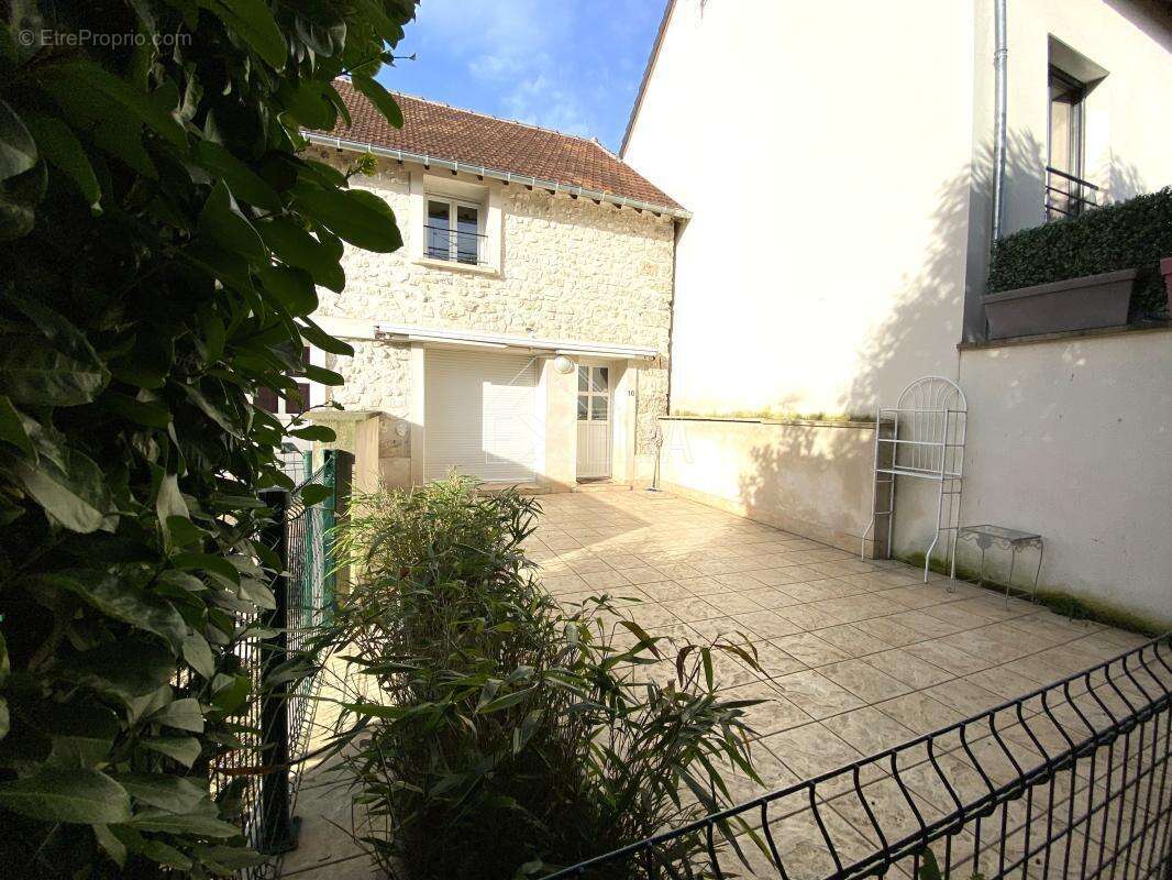Appartement à BONNIERES-SUR-SEINE