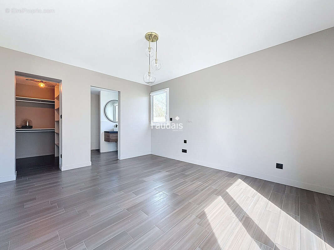Maison 130 m² à Saint-Lo  - photo 4