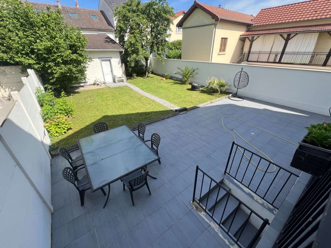 Superbe maison de 8 pieces de 215 m2 , terrasse , jardin et garage double - quartier privilegie du haut de bonneuil (94380) - photo 20