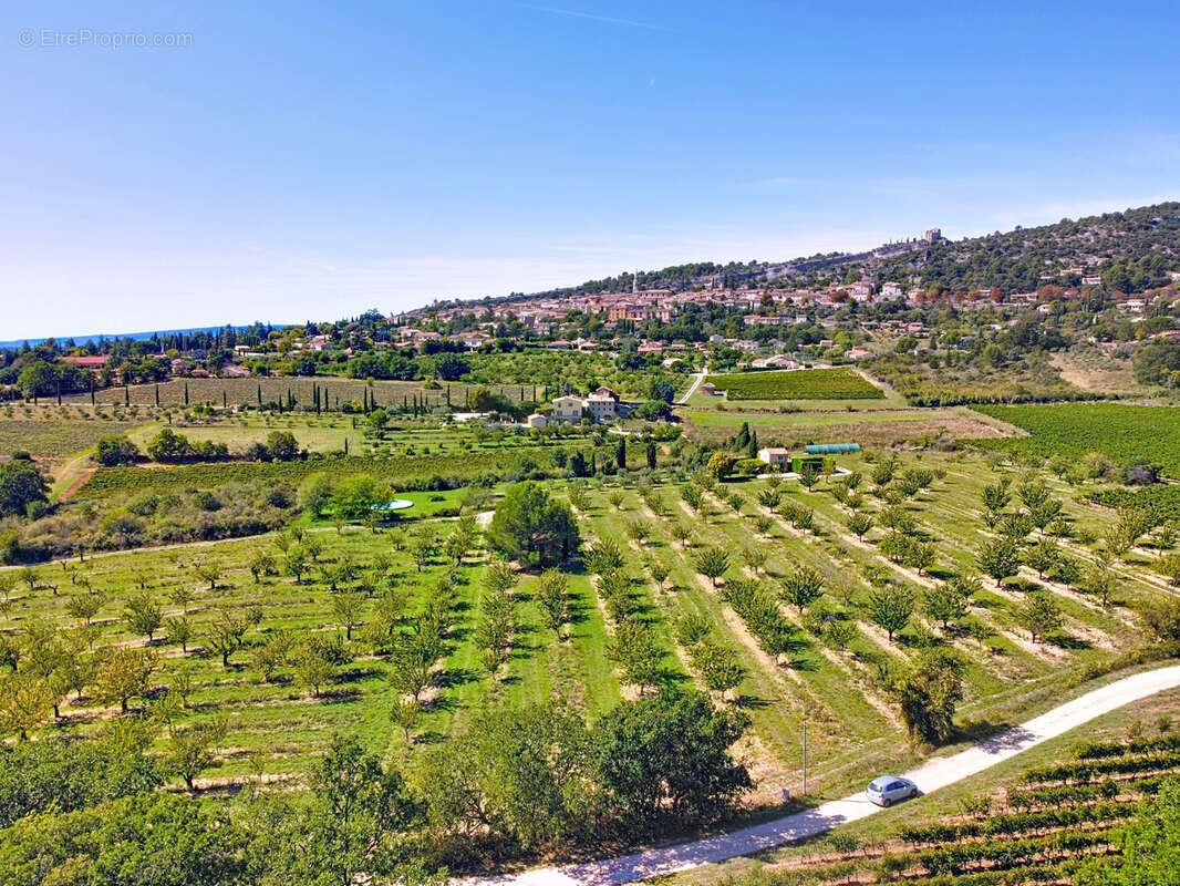 Maison à SAINT-SATURNIN-LES-APT