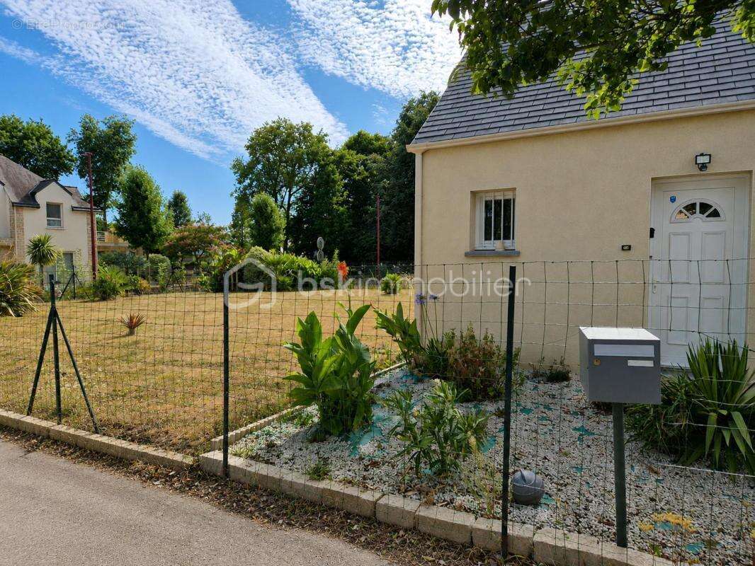 Maison de 86 m² – 3 chambres – Terrain clos de 600 m² – Garage de 40 m² – Lanhelin (Mesnil-Roc'h) - photo 2