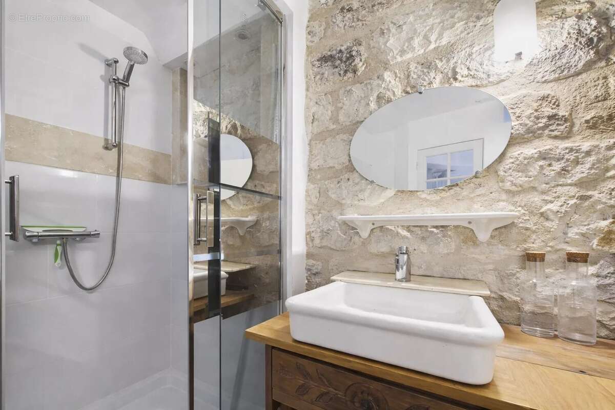 Appartement à PARIS-2E