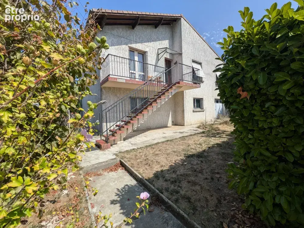 Maison à étage avec combles et jardin autour - photo 13
