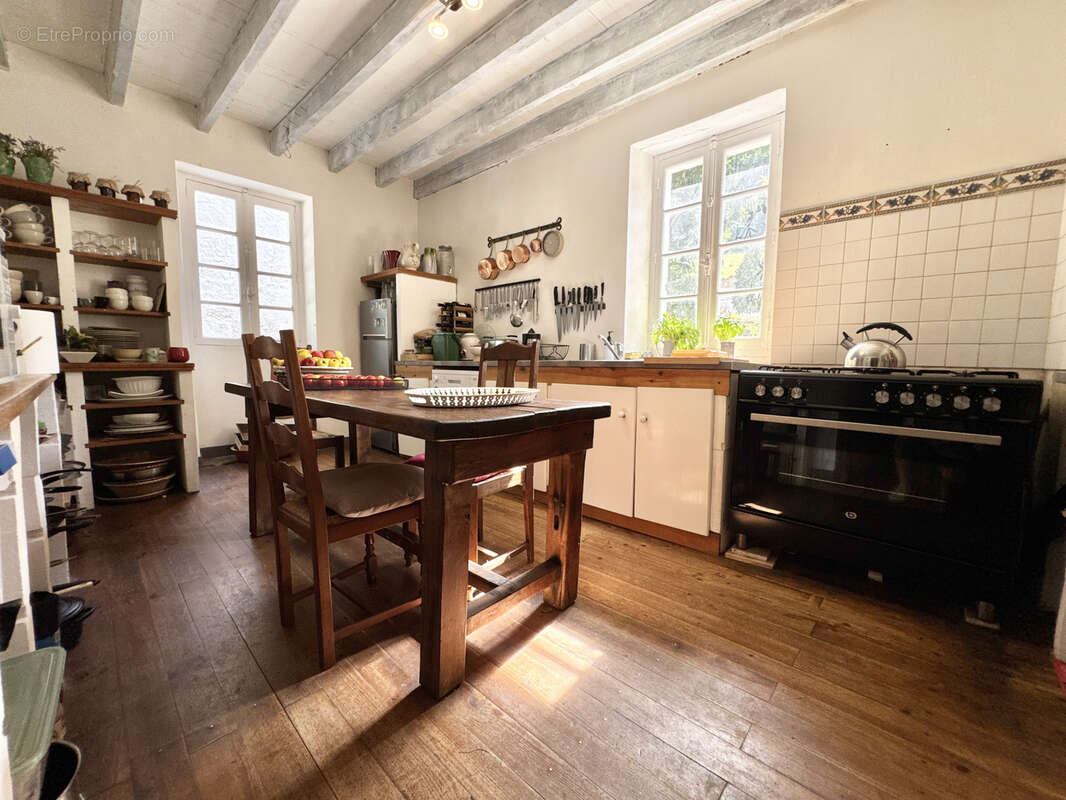 Propriété de prestige comprenant gîtes, une piscine et des dépendances - photo 8