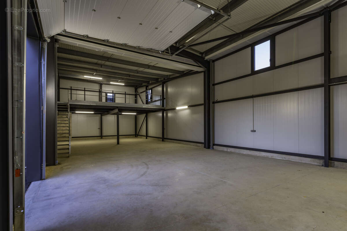 Commerce à POMPERTUZAT