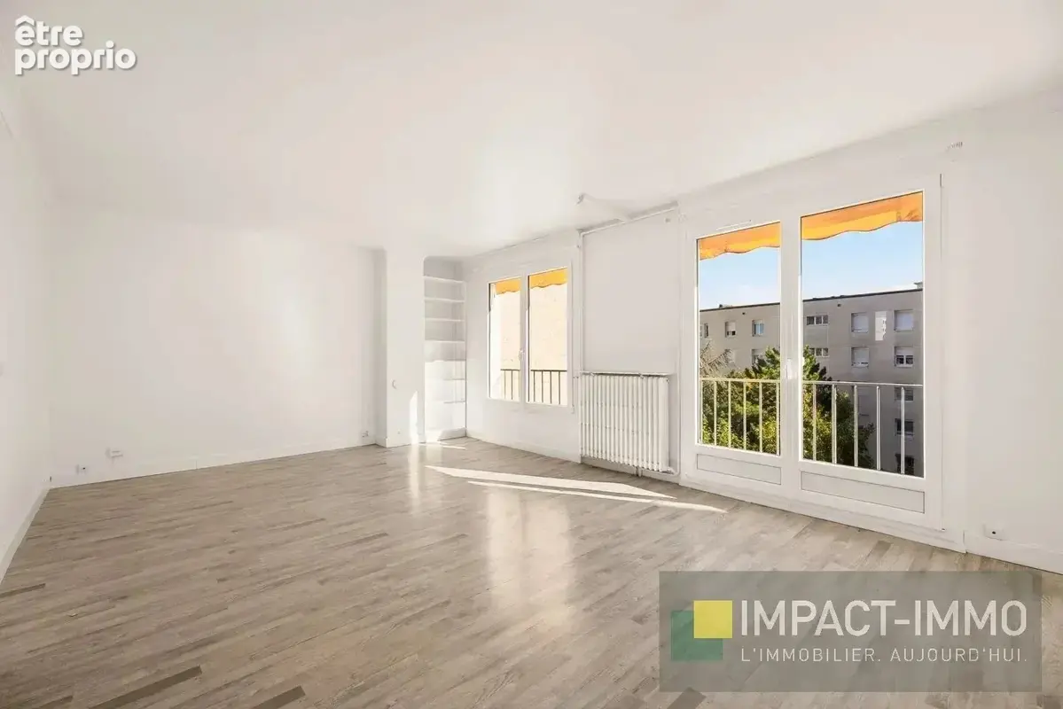 Appartement à COURBEVOIE