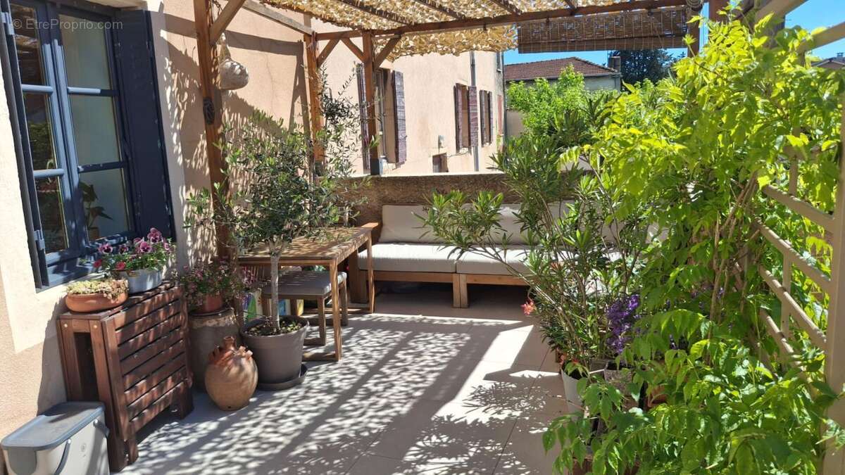 Duplex  climatise t4 terrasse  plein centre brignais - photo 2