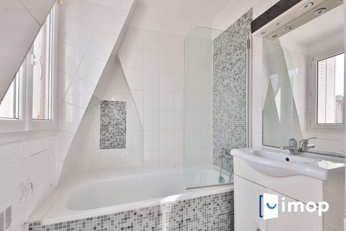 Appartement à PARIS-2E