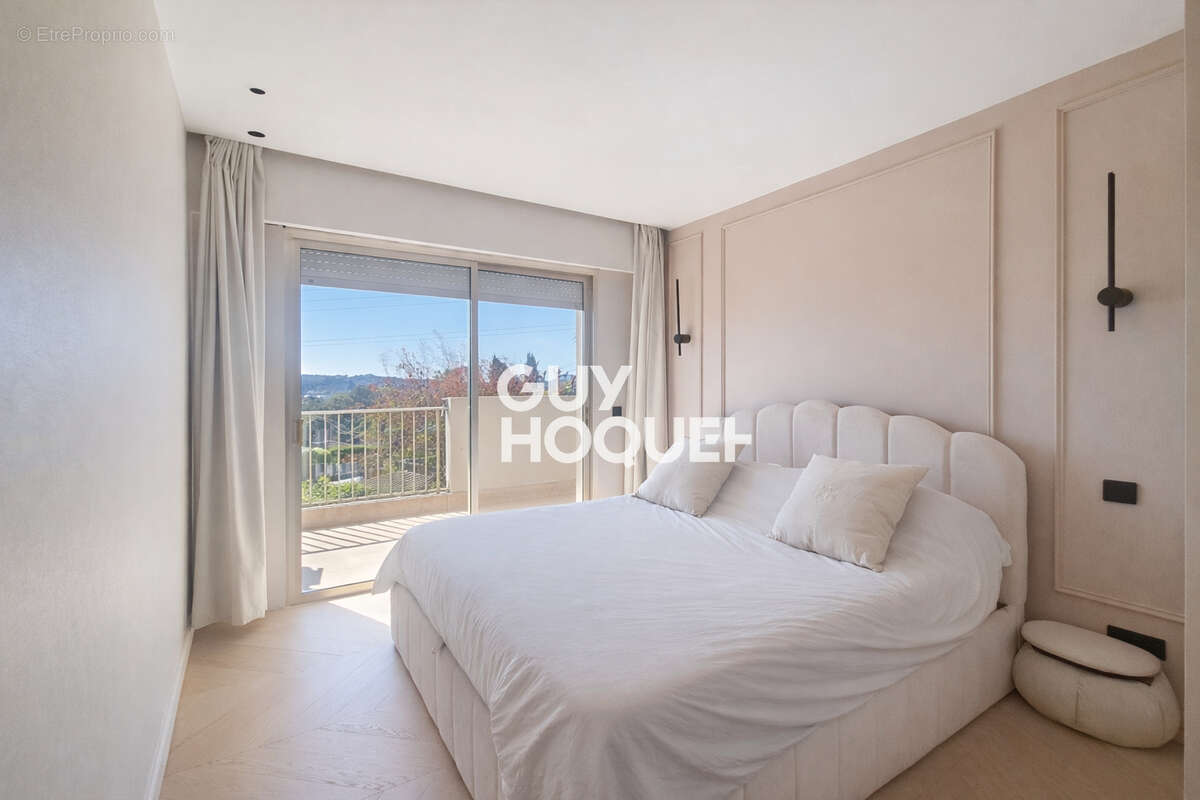 Appartement à MOUGINS
