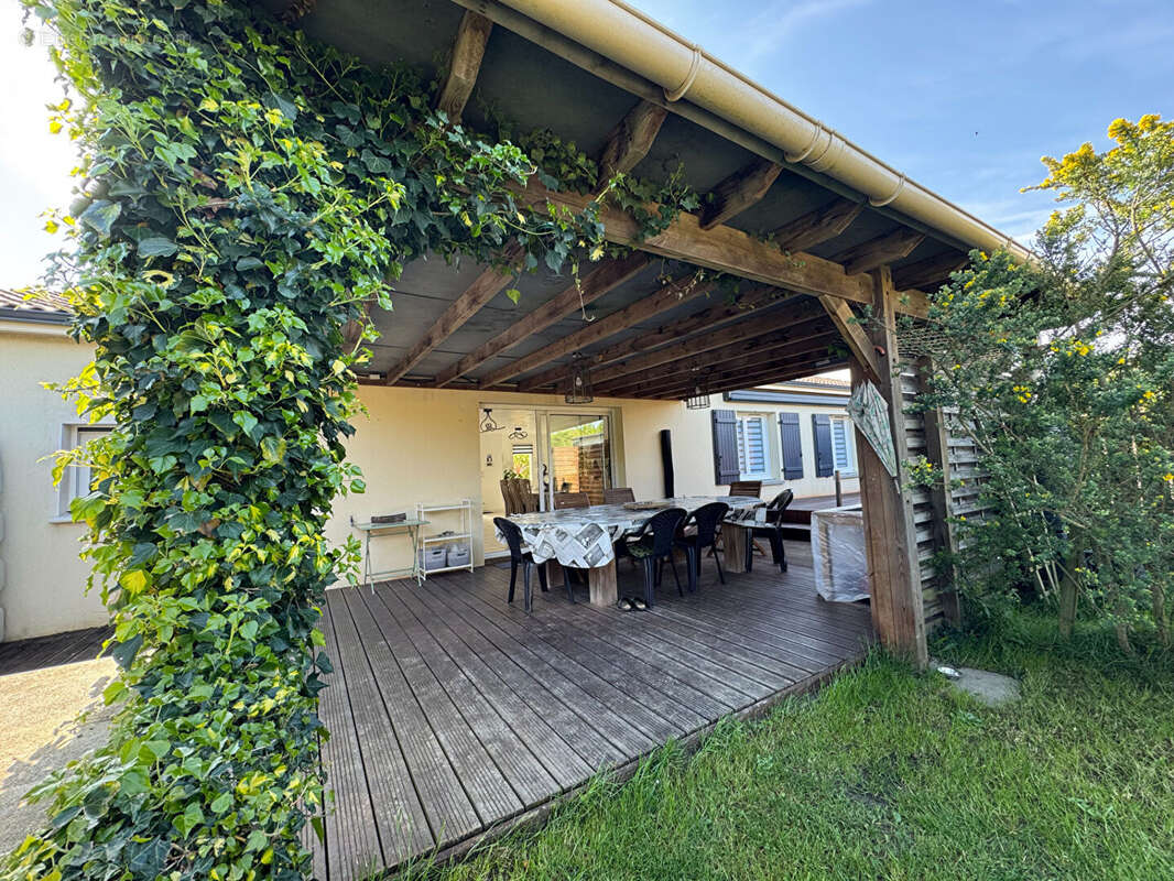 Maison à SAINT-ETIENNE-DU-BOIS