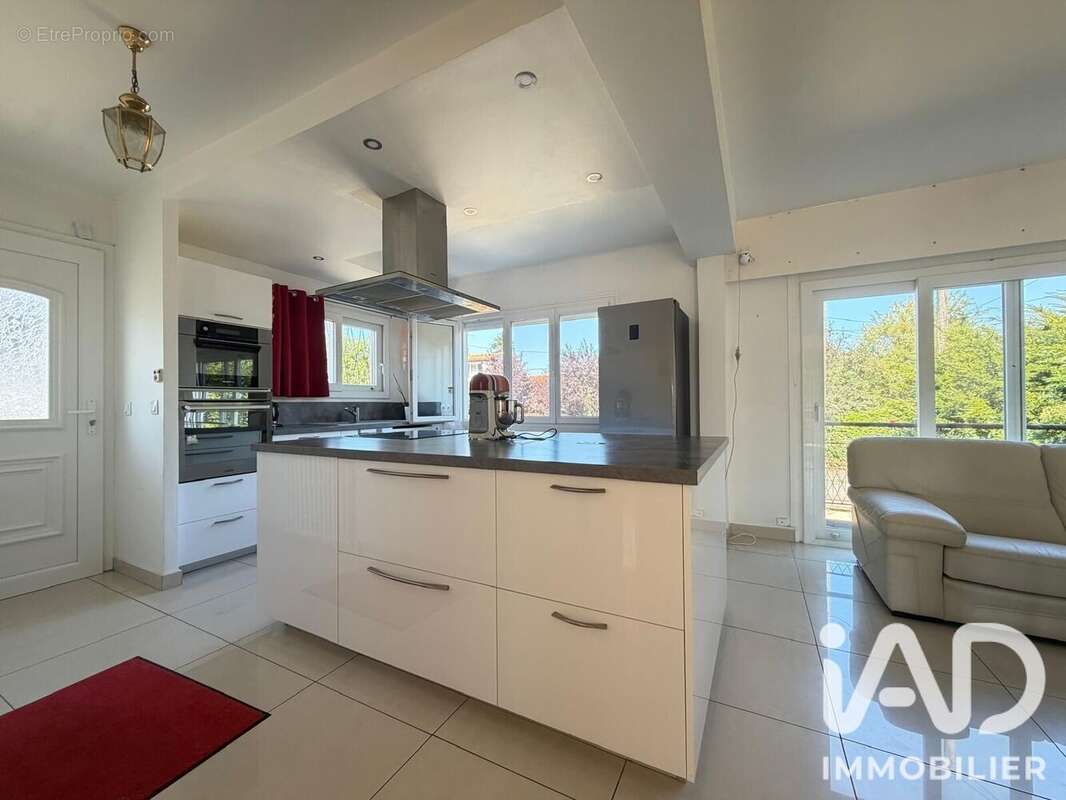 Maison 120 m² à Savigny-Sur-Orge  - photo 2