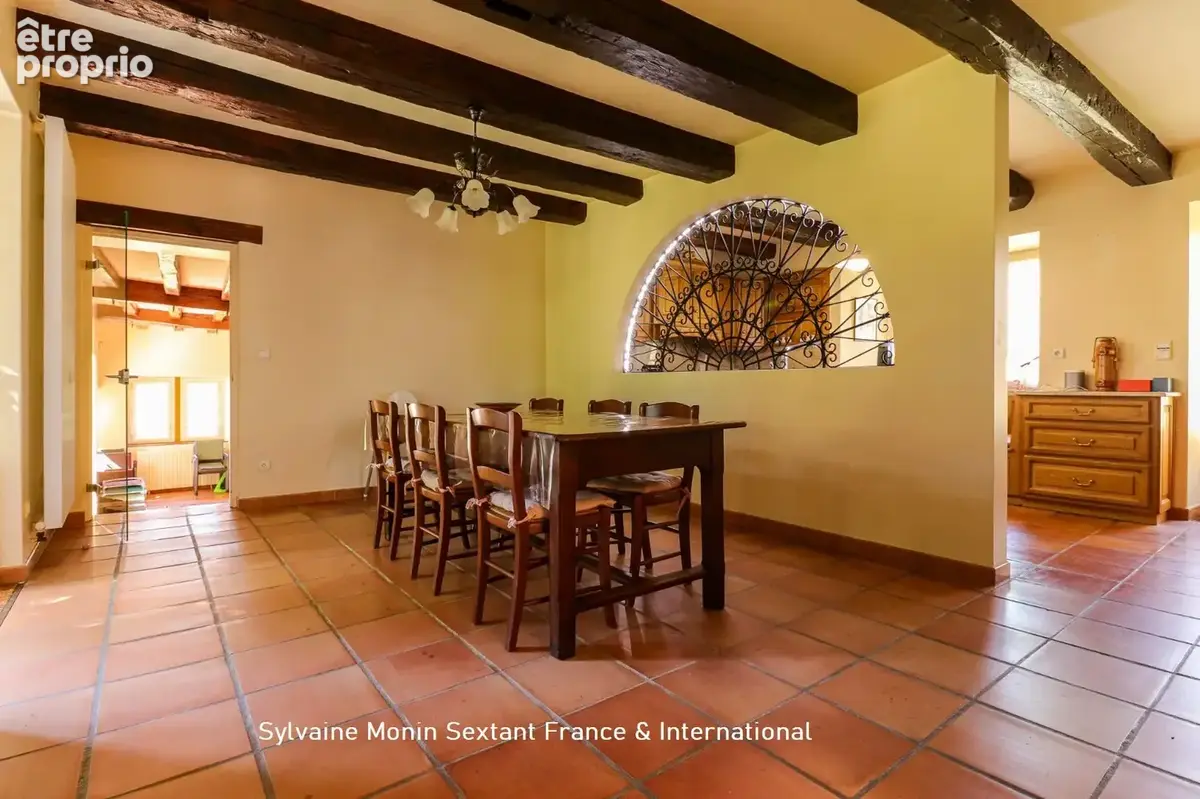 Propriété de caractère en pierre avec piscine et grange, alliant charme de l'ancien et confort contemporain - photo 13