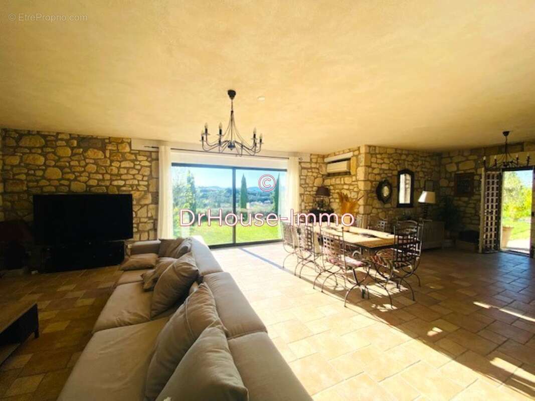 Maison à VEZENOBRES