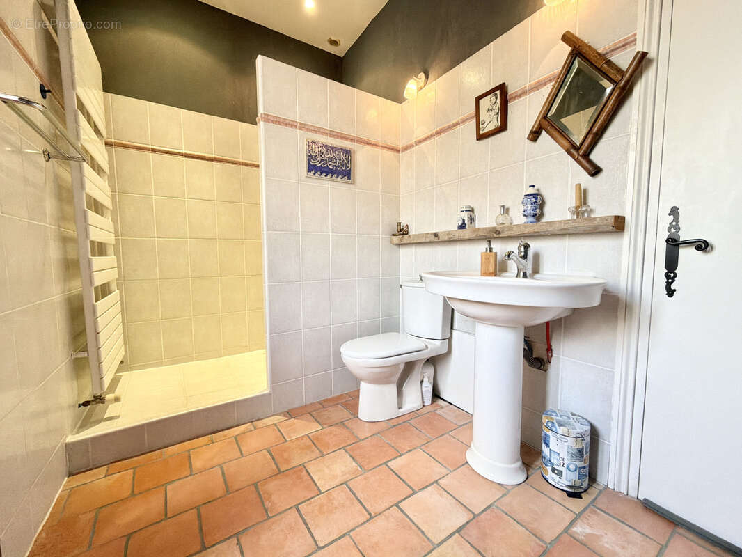 Authentique demeure médiévale avec piscine, jardin et parking privé. - photo 20