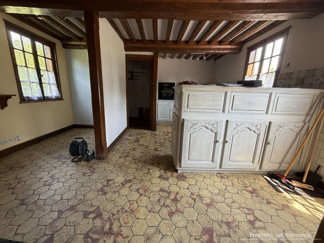 Maison à CORMEILLES