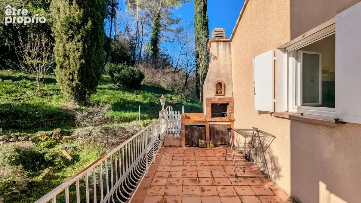 CARCES - Villa sur 3.691m² proche centre - photo 22