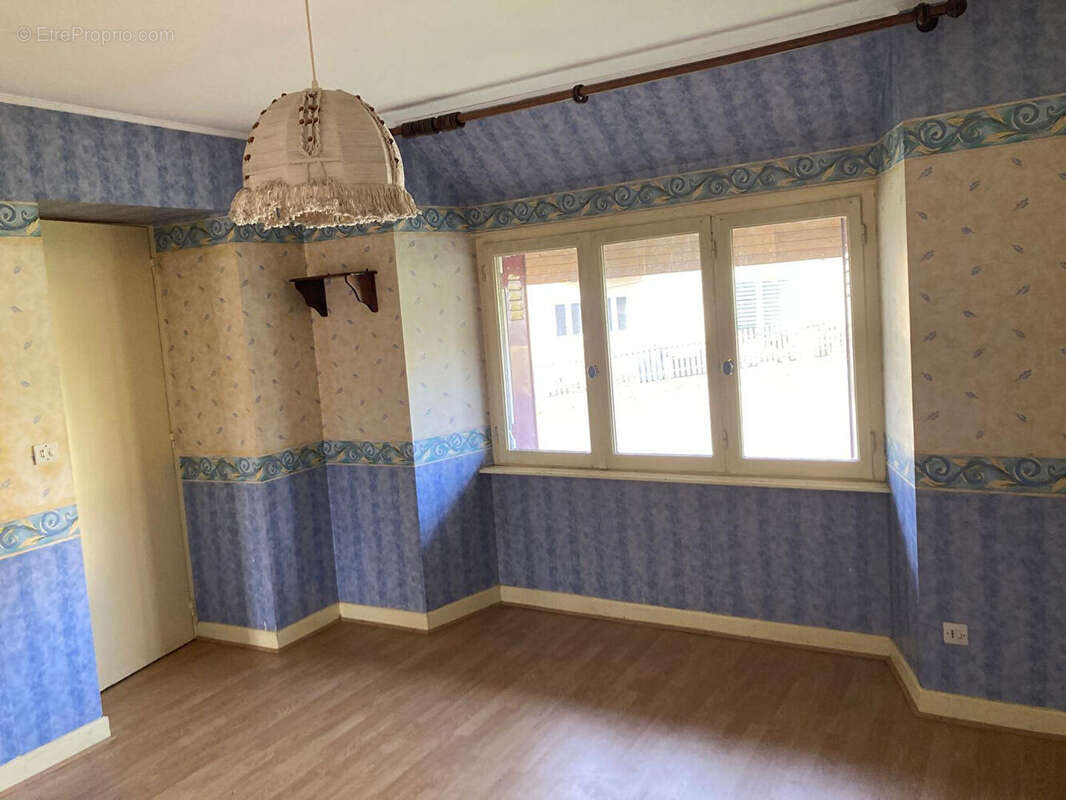 Maison à MONTECHEROUX