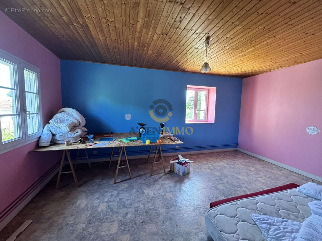 Maison à SECONDIGNY