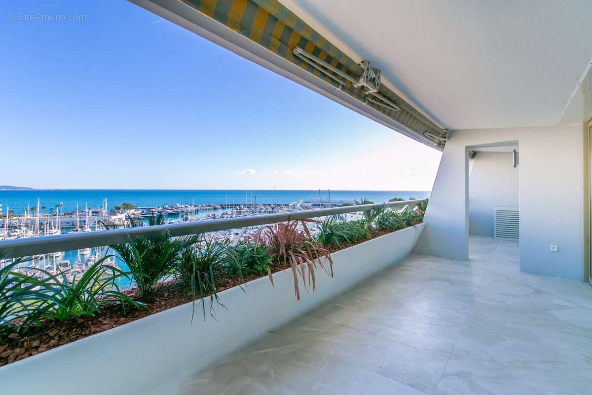 Appartement à VILLENEUVE-LOUBET