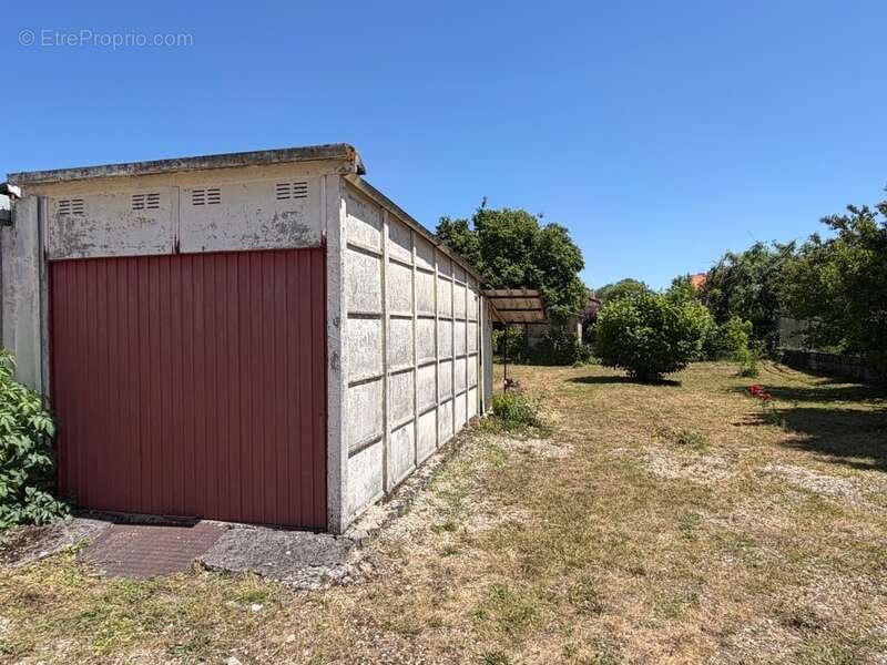 Pavillon de plain pied, 2 chambres, garage et jardin clos - photo 9