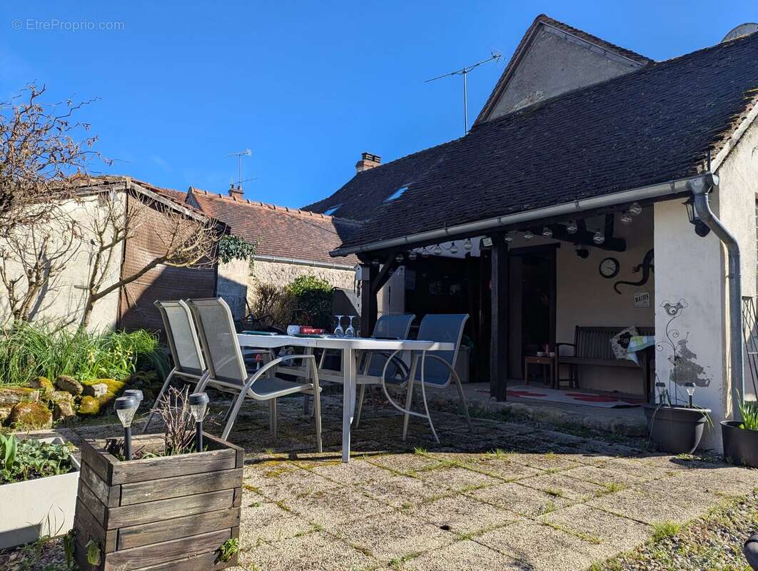 Maison à LIGNAC