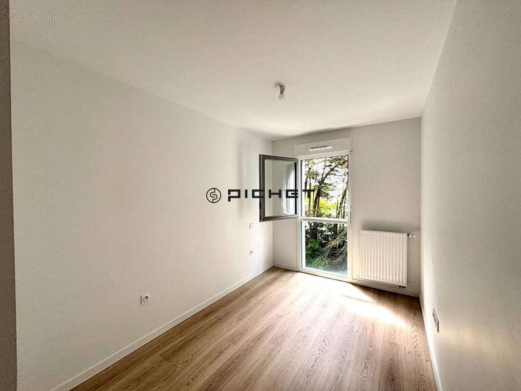 Challans - proche centre ville - appartement recent - photo 5