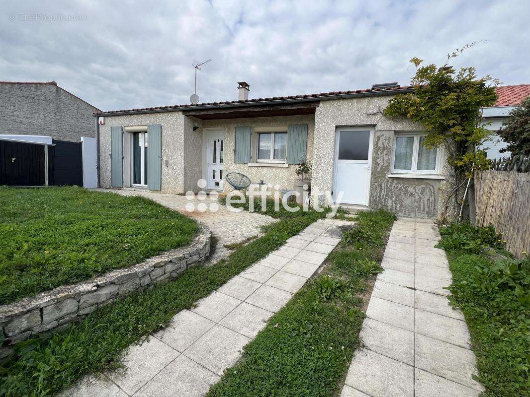 Maison à SAINT-XANDRE