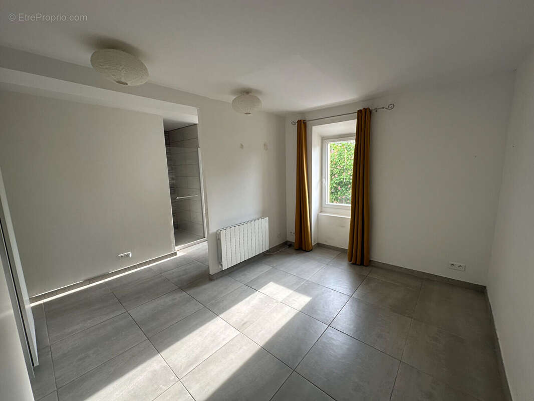 Appartement à VENELLES