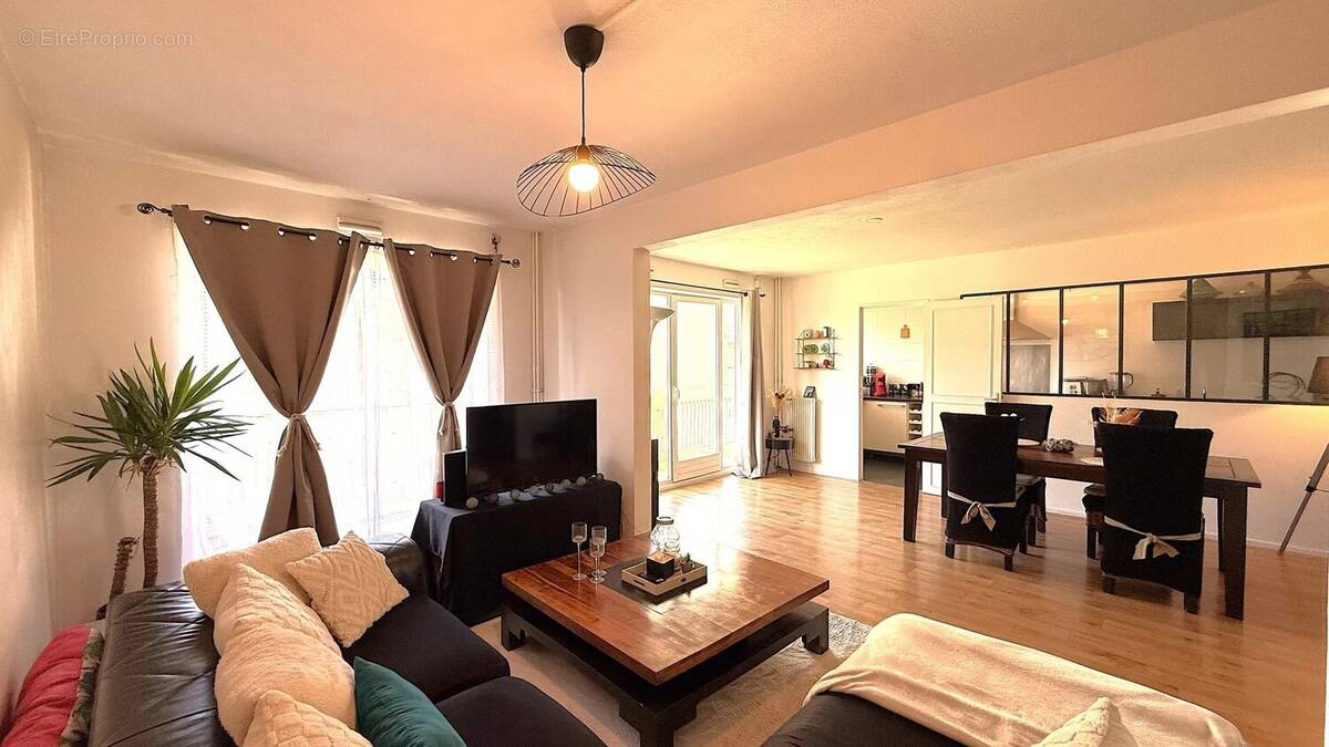 Appartement à ELANCOURT