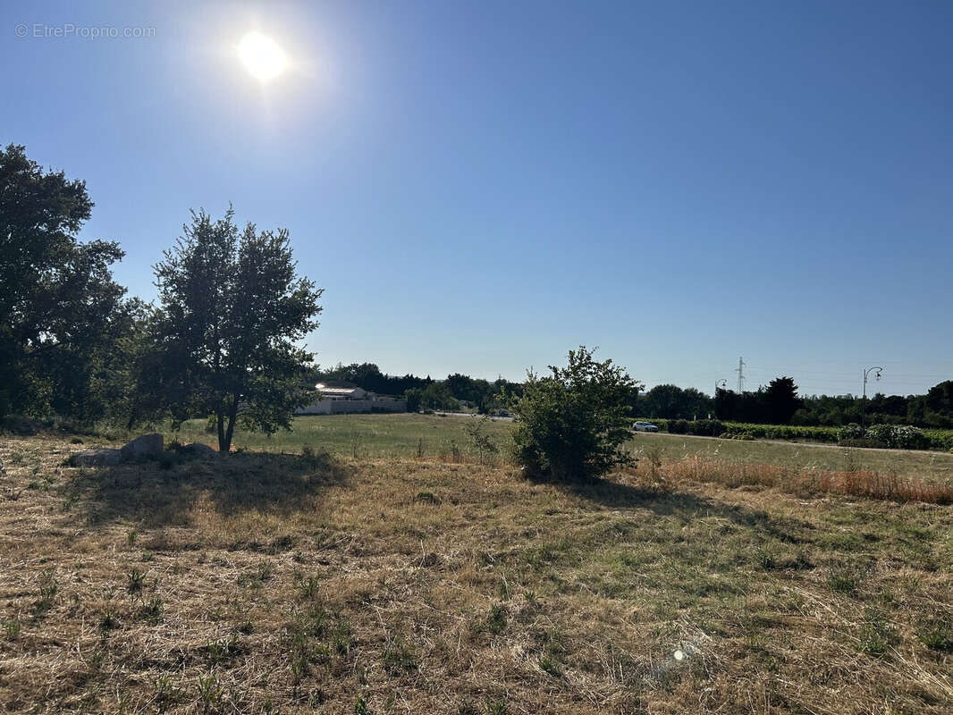 Terrain constructible de 397 m² sur ALLEINS - photo 2