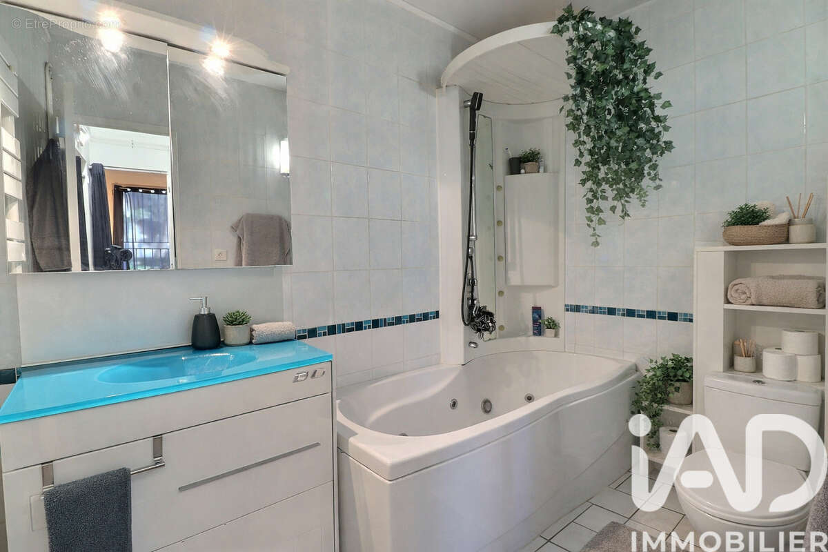 Photo 6 - Appartement à MARSEILLE-13E