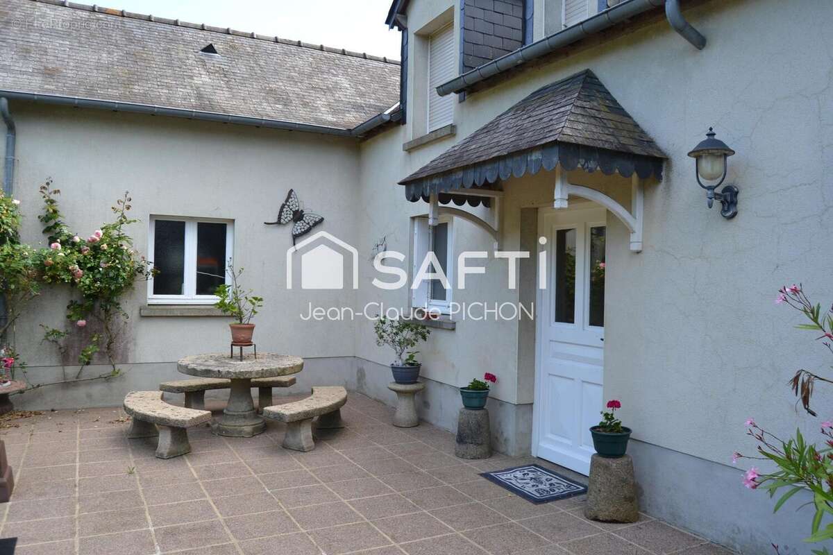 Photo 5 - Maison à AMBRIERES-LES-VALLEES