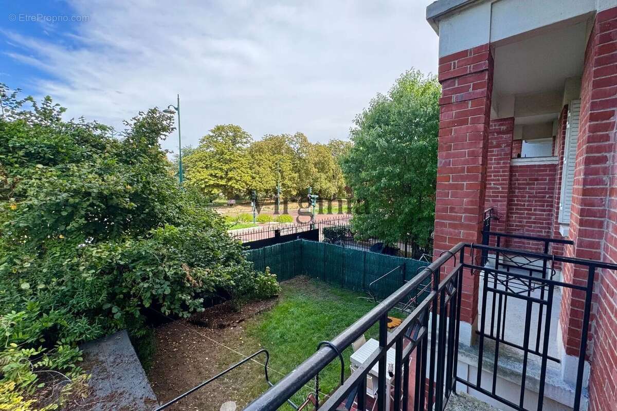 Appartement à CHARENTON-LE-PONT