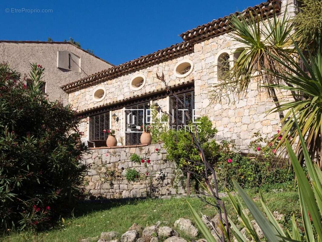 Maison à MOUANS-SARTOUX