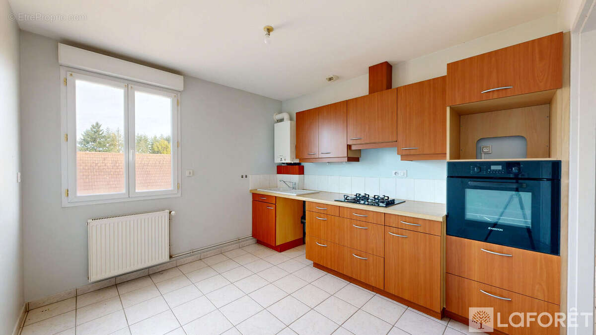 Appartement à YZEURE