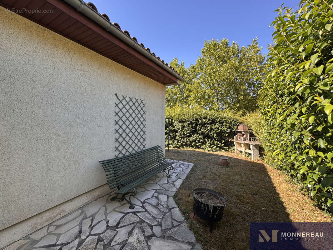 Plain-pied a barbezieux - photo 12