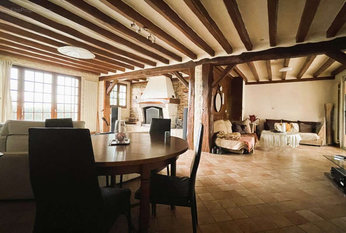 Maison à THOIRY