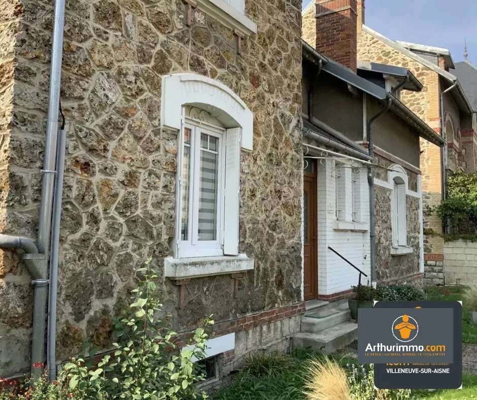 Maison à NEUFCHATEL-SUR-AISNE