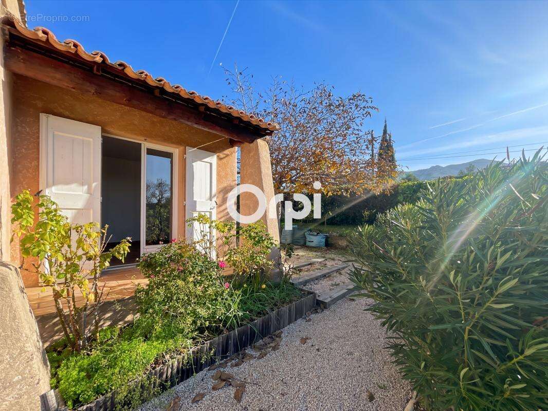 Maison à ROQUEVAIRE