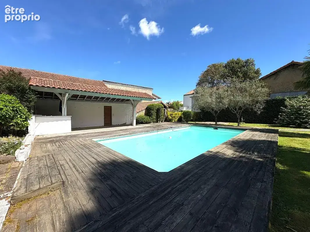 Aire-sur-l'Adour (Centre) – Maison 130m² + Piscine + Préau 200m² - photo 4