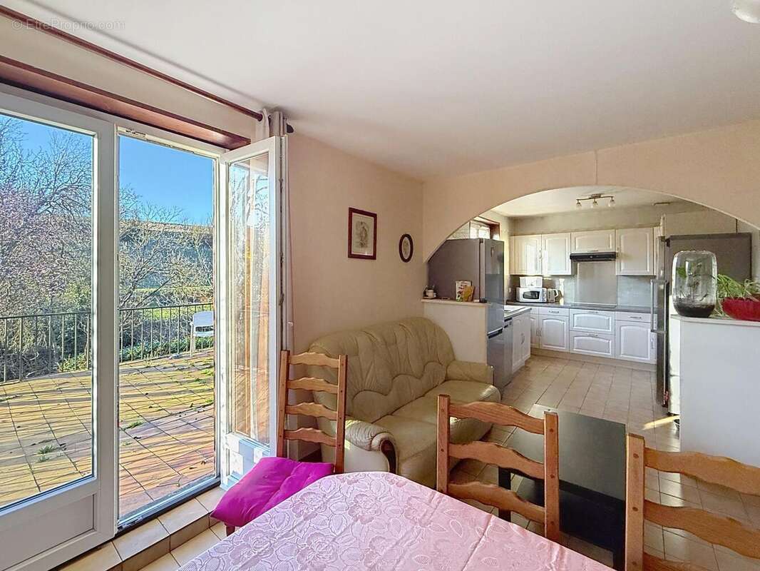 Photo 3 - Maison à MONTREUIL-AUX-LIONS