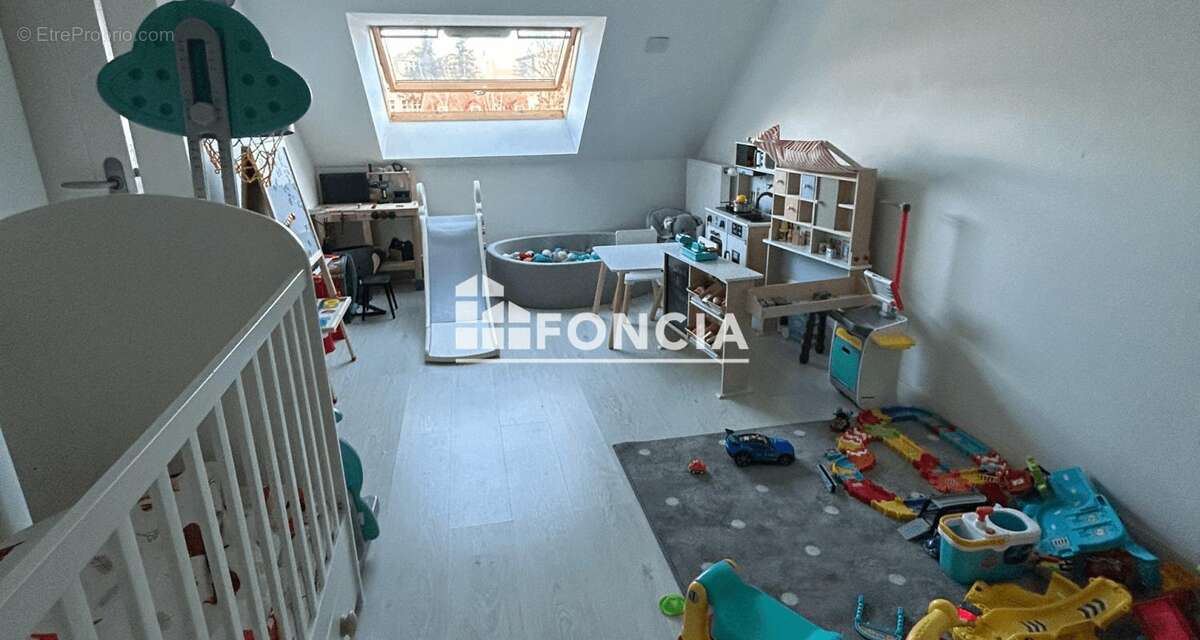 Appartement à MAINVILLIERS