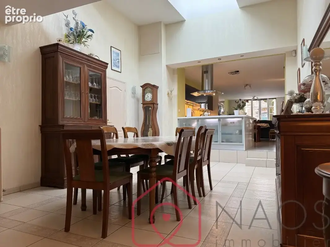 Rare Appartement de 180 m2 volumes exceptionnels & luminosité au rendez-vous - photo 5