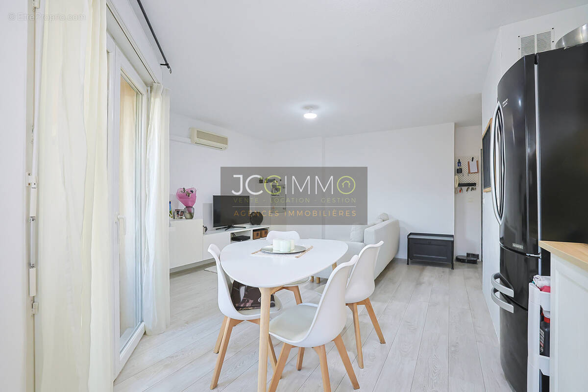 Appartement à HYERES
