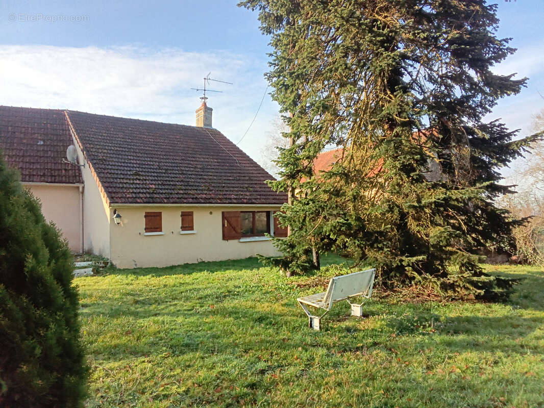 Maison à NERONDES