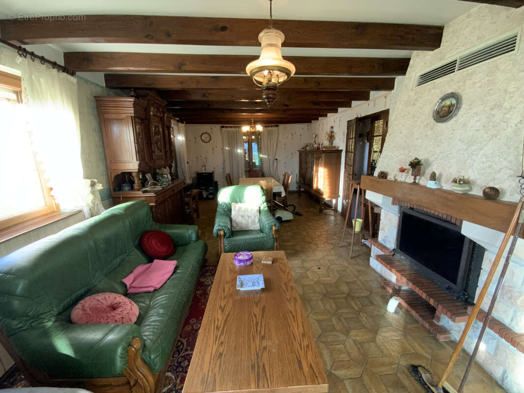 Maison à GRANGES-LE-BOURG