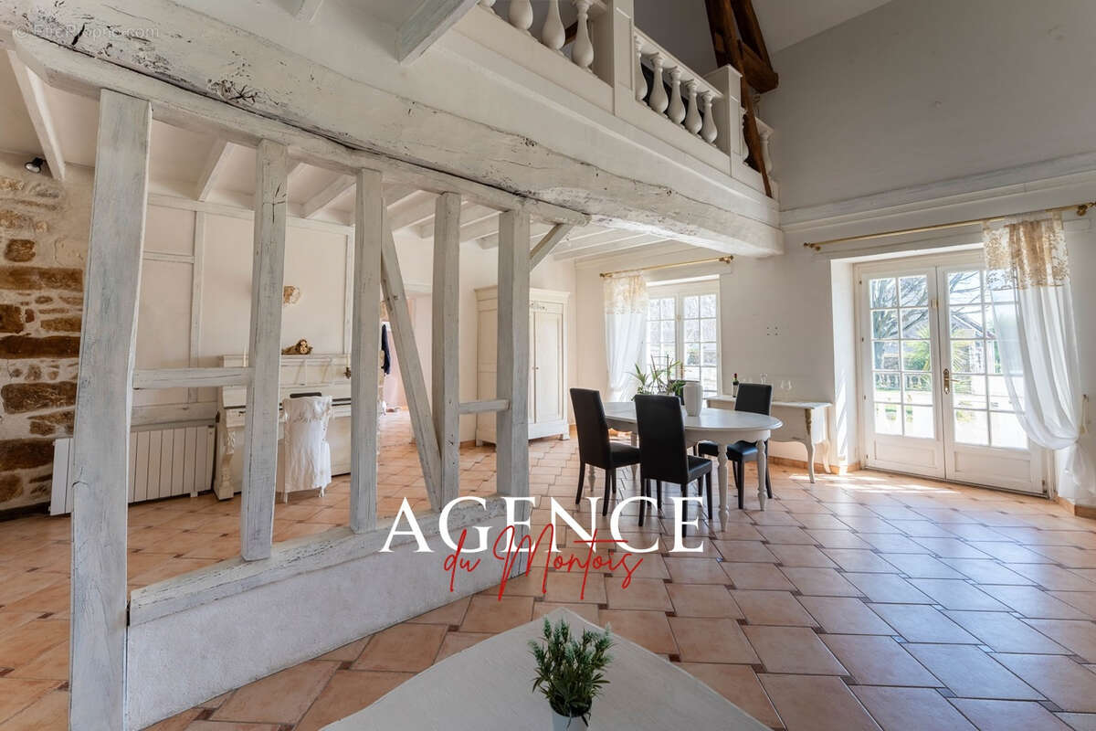 Maison à DONNEMARIE-DONTILLY