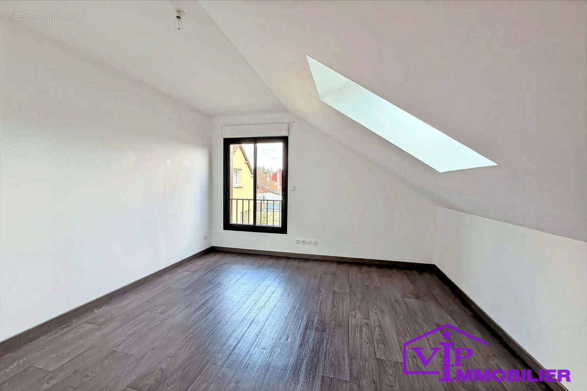 Maison  brique/silex de 158 m² - photo 7